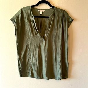 Banana Republic olive green short sleeve blouse